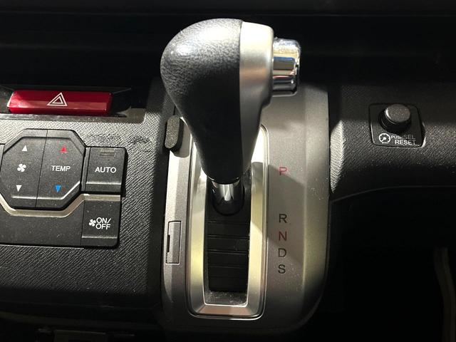 ステップワゴンスパーダ Ｚ　両側電動ドア　純正ＳＤナビ　バックカメラ　禁煙車　スマートキー　ＨＩＤヘッド　ビルトインＥＴＣ　クルコン　純正１６インチアルミ　オートライト　オートエアコン　Ｂｌｕｅｔｏｏｔｈ　ＣＤ　ＤＶＤ再生（36枚目）