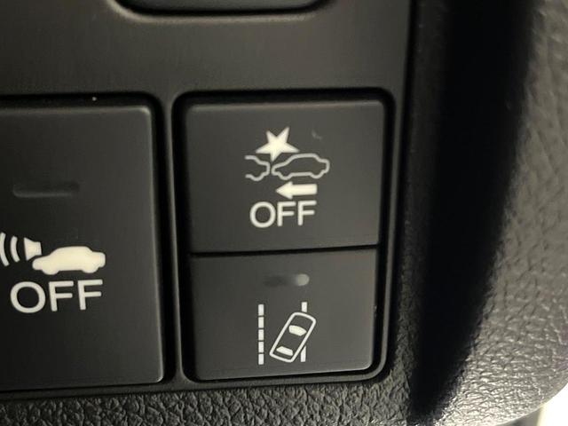 ヴェゼル ハイブリッドＲＳ・ホンダセンシング　バックカメラ　禁煙車　衝突被害軽減システム　ハーフレザーシート　スマートキー　ＬＥＤヘッド　ビルトインＥＴＣ　純正１８インチアルミ　オートライト　デュアルエアコン　Ｂｌｕｅｔｏｏｔｈ　ＣＤ　ＤＶＤ再生（3枚目）