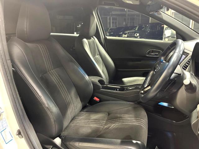 ヴェゼル ハイブリッドＲＳ・ホンダセンシング　バックカメラ　禁煙車　衝突被害軽減システム　ハーフレザーシート　スマートキー　ＬＥＤヘッド　ビルトインＥＴＣ　純正１８インチアルミ　オートライト　デュアルエアコン　Ｂｌｕｅｔｏｏｔｈ　ＣＤ　ＤＶＤ再生（9枚目）