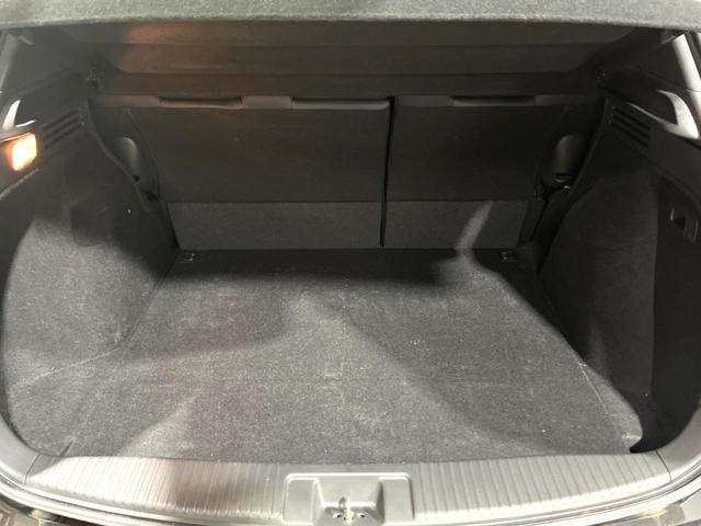 ヴェゼル ハイブリッドＲＳ・ホンダセンシング　バックカメラ　禁煙車　衝突被害軽減システム　ハーフレザーシート　スマートキー　ＬＥＤヘッド　ビルトインＥＴＣ　純正１８インチアルミ　オートライト　デュアルエアコン　Ｂｌｕｅｔｏｏｔｈ　ＣＤ　ＤＶＤ再生（11枚目）