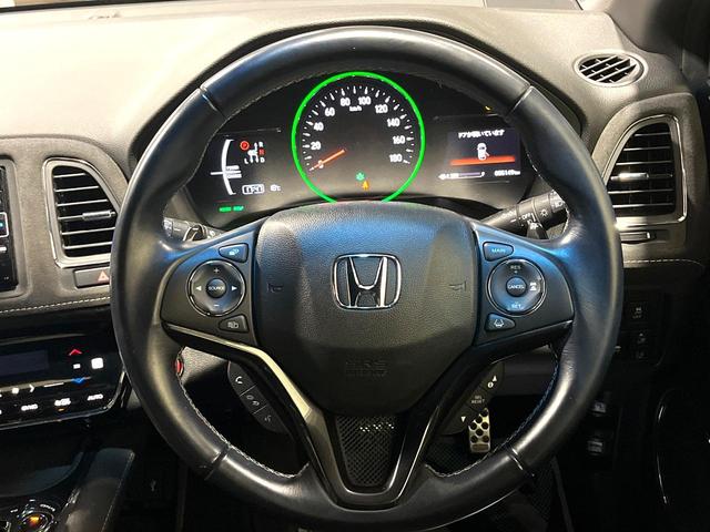 ヴェゼル ハイブリッドＲＳ・ホンダセンシング　バックカメラ　禁煙車　衝突被害軽減システム　ハーフレザーシート　スマートキー　ＬＥＤヘッド　ビルトインＥＴＣ　純正１８インチアルミ　オートライト　デュアルエアコン　Ｂｌｕｅｔｏｏｔｈ　ＣＤ　ＤＶＤ再生（13枚目）