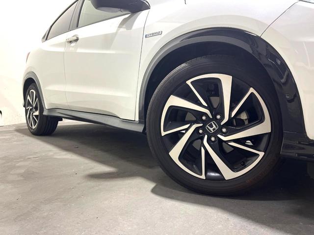 ヴェゼル ハイブリッドＲＳ・ホンダセンシング　バックカメラ　禁煙車　衝突被害軽減システム　ハーフレザーシート　スマートキー　ＬＥＤヘッド　ビルトインＥＴＣ　純正１８インチアルミ　オートライト　デュアルエアコン　Ｂｌｕｅｔｏｏｔｈ　ＣＤ　ＤＶＤ再生（15枚目）