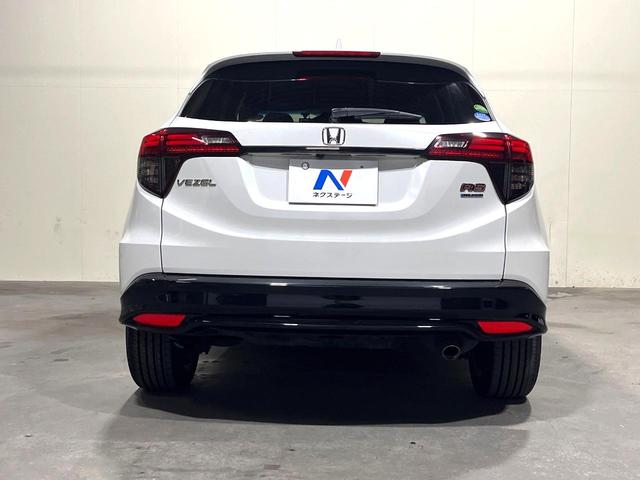 ヴェゼル ハイブリッドＲＳ・ホンダセンシング　バックカメラ　禁煙車　衝突被害軽減システム　ハーフレザーシート　スマートキー　ＬＥＤヘッド　ビルトインＥＴＣ　純正１８インチアルミ　オートライト　デュアルエアコン　Ｂｌｕｅｔｏｏｔｈ　ＣＤ　ＤＶＤ再生（17枚目）