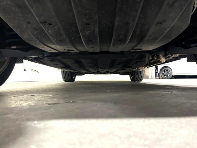 ヴェゼル ハイブリッドＲＳ・ホンダセンシング　バックカメラ　禁煙車　衝突被害軽減システム　ハーフレザーシート　スマートキー　ＬＥＤヘッド　ビルトインＥＴＣ　純正１８インチアルミ　オートライト　デュアルエアコン　Ｂｌｕｅｔｏｏｔｈ　ＣＤ　ＤＶＤ再生（21枚目）