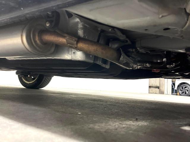 ヴェゼル ハイブリッドＲＳ・ホンダセンシング　バックカメラ　禁煙車　衝突被害軽減システム　ハーフレザーシート　スマートキー　ＬＥＤヘッド　ビルトインＥＴＣ　純正１８インチアルミ　オートライト　デュアルエアコン　Ｂｌｕｅｔｏｏｔｈ　ＣＤ　ＤＶＤ再生（24枚目）