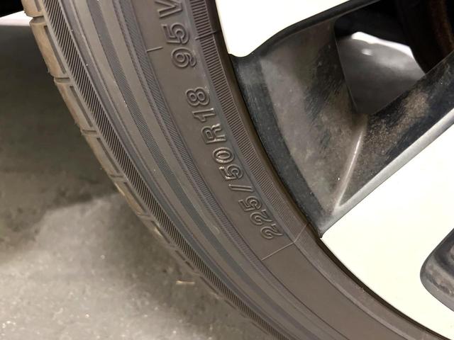 ヴェゼル ハイブリッドＲＳ・ホンダセンシング　バックカメラ　禁煙車　衝突被害軽減システム　ハーフレザーシート　スマートキー　ＬＥＤヘッド　ビルトインＥＴＣ　純正１８インチアルミ　オートライト　デュアルエアコン　Ｂｌｕｅｔｏｏｔｈ　ＣＤ　ＤＶＤ再生（27枚目）