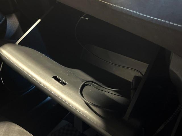 ヴェゼル ハイブリッドＲＳ・ホンダセンシング　バックカメラ　禁煙車　衝突被害軽減システム　ハーフレザーシート　スマートキー　ＬＥＤヘッド　ビルトインＥＴＣ　純正１８インチアルミ　オートライト　デュアルエアコン　Ｂｌｕｅｔｏｏｔｈ　ＣＤ　ＤＶＤ再生（43枚目）