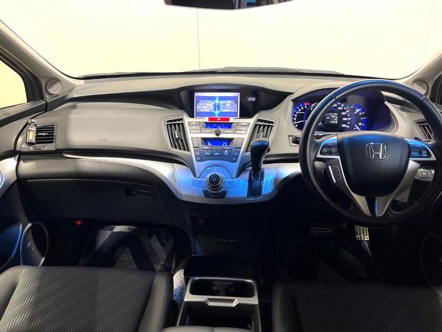 オデッセイ アブソルート　ＨＤＤナビ　バックカメラ　禁煙車　ハーフレザーシート　コーナーセンサー　スマートキー　ＥＴＣ　ＨＩＤヘッド　クルコン　１９インチアルミ　オートライト　オートエアコン　ＣＤ　ＤＶＤ再生　地デジ（2枚目）