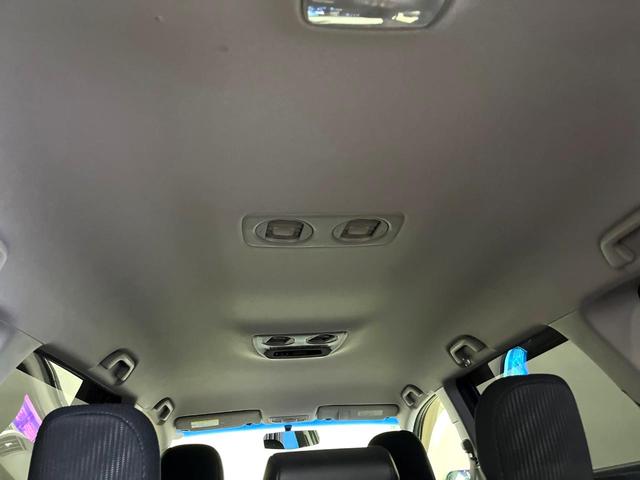 オデッセイ アブソルート　ＨＤＤナビ　バックカメラ　禁煙車　ハーフレザーシート　コーナーセンサー　スマートキー　ＥＴＣ　ＨＩＤヘッド　クルコン　１９インチアルミ　オートライト　オートエアコン　ＣＤ　ＤＶＤ再生　地デジ（31枚目）