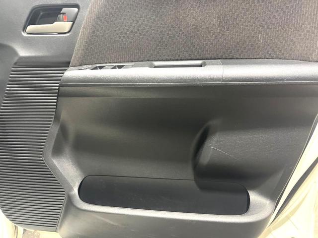 フリード Ｇ　ジャストセレクション　両側電動ドア　ＳＤナビ　衝突被害軽減システム　禁煙車　スマートキー　ＨＩＤヘッド　ＥＴＣ　クルコン　純正１５インチアルミ　オートライト　オートエアコン　Ｂｌｕｅｔｏｏｔｈ　ＣＤ　ＤＶＤ再生　フルセグ（41枚目）