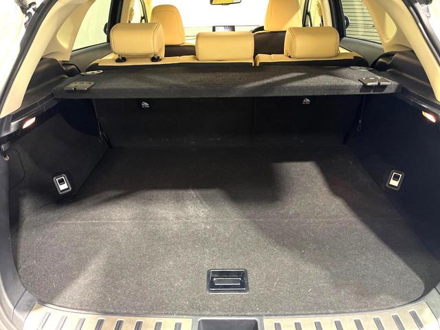 ＮＸ ＮＸ３００ｈ　バージョンＬ　サンルーフ　バックカメラ　衝突被害軽減システム　レーダークルーズ　禁煙車　電動リアゲート　レザーシート　前席シートエアコン　コーナーセンサー　スマートキー　ＬＥＤヘッド　ビルトインＥＴＣ（11枚目）