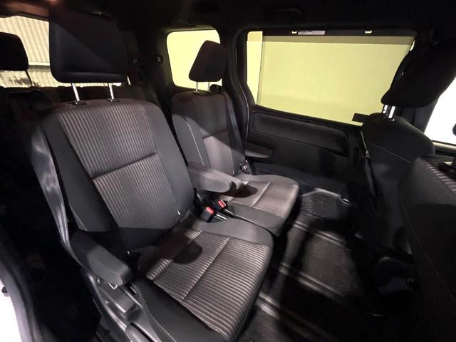 ヴォクシー ＺＳ　煌ＩＩ　両側電動ドア　後席モニター　バックカメラ　衝突被害軽減システム　禁煙車　ドラレコ　コーナーセンサー　ＬＥＤヘッド　ビルトインＥＴＣ　クルコン　純正１６インチアルミ　オートハイビーム　オートライト（10枚目）