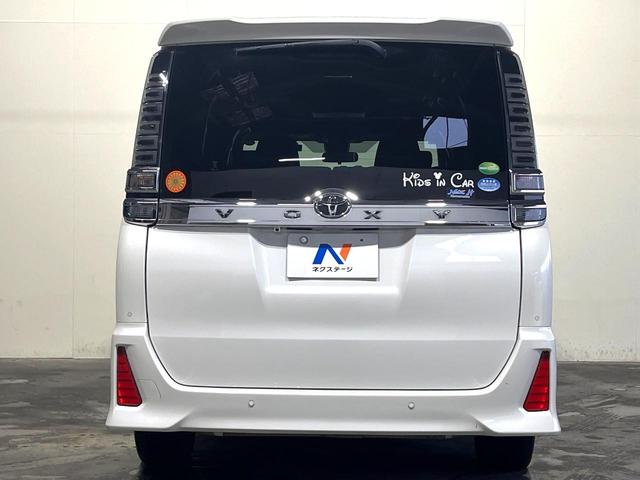 ヴォクシー ＺＳ　煌ＩＩ　両側電動ドア　後席モニター　バックカメラ　衝突被害軽減システム　禁煙車　ドラレコ　コーナーセンサー　ＬＥＤヘッド　ビルトインＥＴＣ　クルコン　純正１６インチアルミ　オートハイビーム　オートライト（19枚目）