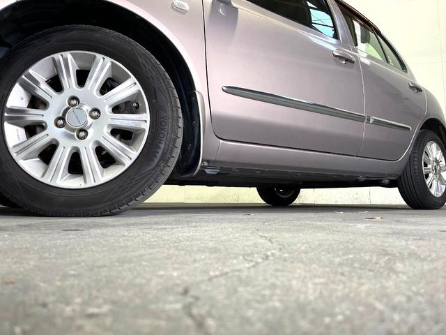 �y�����P�T�C���`�A���~�z�C�[���z�O�ςɃ}�b�`���������A���~�z�C�[���𑕒����Ă���܂��B�e��ЊO�A���~�z�C�[����A�X�^�b�h���X�^�C�����戵�����Ă���܂��B���񂲑��k����������