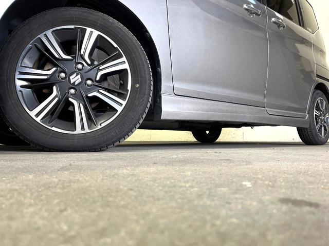 �y�����P�T�C���`�A���~�z�C�[���z�O�ςɃ}�b�`���������A���~�z�C�[���𑕒����Ă���܂��B�e��ЊO�A���~�z�C�[����A�X�^�b�h���X�^�C�����戵�����Ă���܂��B���񂲑��k����������