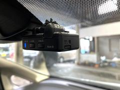 【ドライブレコーダー】安心・安全なカーライフに必須のドライブレコーダーを装備！走行中はもちろん、あおり運転や事故に遭遇した際の状況も映像で記録し、万一のリスクに備えます。 5