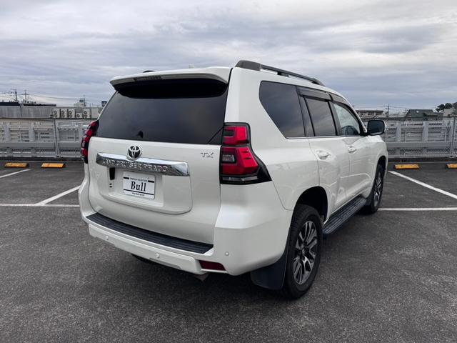 ランドクルーザープラド ＴＸ　Ｌパッケージ　メーカーＯＰナビ地デジ全方位カメラＥＴＣ２．０トヨタセーフティセンスレーダークルーズＣ黒レザーパワーシート　シートＡＣサンルーフクリアランスソナースマートキーＰスタート（5枚目）