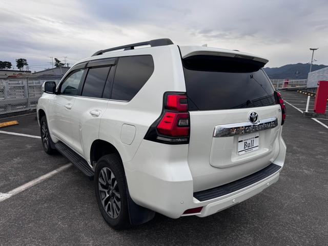 ランドクルーザープラド ＴＸ　Ｌパッケージ　メーカーＯＰナビ地デジ全方位カメラＥＴＣ２．０トヨタセーフティセンスレーダークルーズＣ黒レザーパワーシート　シートＡＣサンルーフクリアランスソナースマートキーＰスタート（7枚目）