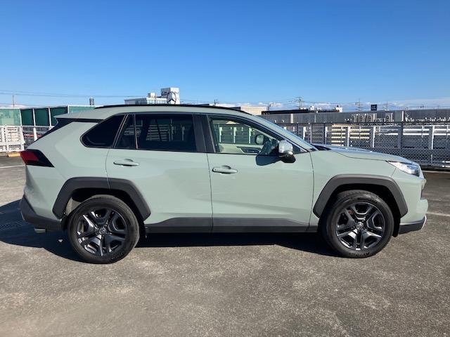 RAV4 アドベンチャー 純正ディスプレイオーディオナビ地デジバックカメラパノラミックビューMハーフレザーシートシートACPシートトヨタセーフティセンスACCステアリングヒーターLEDライトDACスマートキーPスタートBSM(6枚目)
