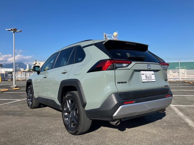 RAV4 アドベンチャー 純正ディスプレイオーディオナビ地デジバックカメラパノラミックビューMハーフレザーシートシートACPシートトヨタセーフティセンスACCステアリングヒーターLEDライトDACスマートキーPスタートBSM(9枚目)