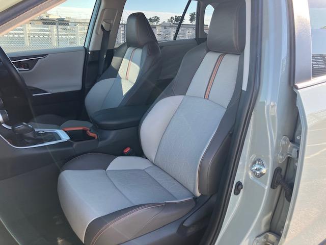 RAV4 アドベンチャー 純正ディスプレイオーディオナビ地デジバックカメラパノラミックビューMハーフレザーシートシートACPシートトヨタセーフティセンスACCステアリングヒーターLEDライトDACスマートキーPスタートBSM(12枚目)