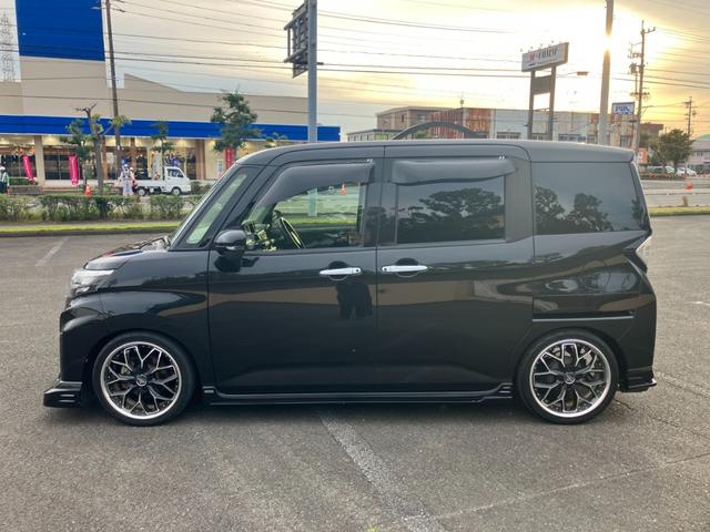 ルーミー カスタムＧ－Ｔ　純正９インチナビ　地デジ　アラウンドビューモニター　両側パワースライドドア　パーキングセンサー　アイドリングストップ　レーダークルーズコントロール　社外１７インチＡＷ　ＲＯＷＥＮフルエアロ　マフラー（4枚目）