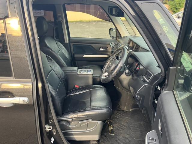 ルーミー カスタムＧ－Ｔ　純正９インチナビ　地デジ　アラウンドビューモニター　両側パワースライドドア　パーキングセンサー　アイドリングストップ　レーダークルーズコントロール　社外１７インチＡＷ　ＲＯＷＥＮフルエアロ　マフラー（9枚目）