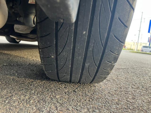 ルーミー カスタムＧ－Ｔ　純正９インチナビ　地デジ　アラウンドビューモニター　両側パワースライドドア　パーキングセンサー　アイドリングストップ　レーダークルーズコントロール　社外１７インチＡＷ　ＲＯＷＥＮフルエアロ　マフラー（25枚目）