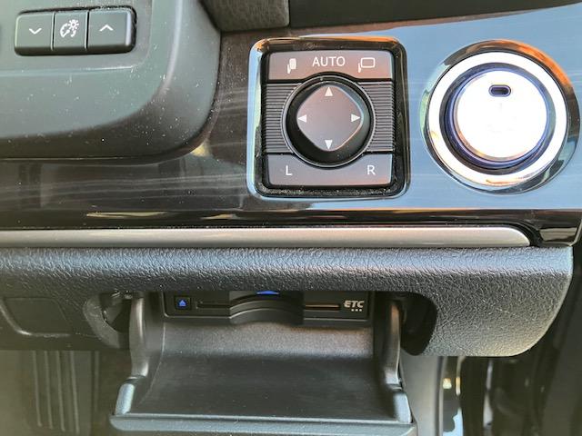 クラウンハイブリッド アスリートＳ　純正ナビ地デジバックカメラスマートキープッシュスタートＥＴＣＬＥＤヘッドライトパワーシートローダウンクルーズコントロール（19枚目）