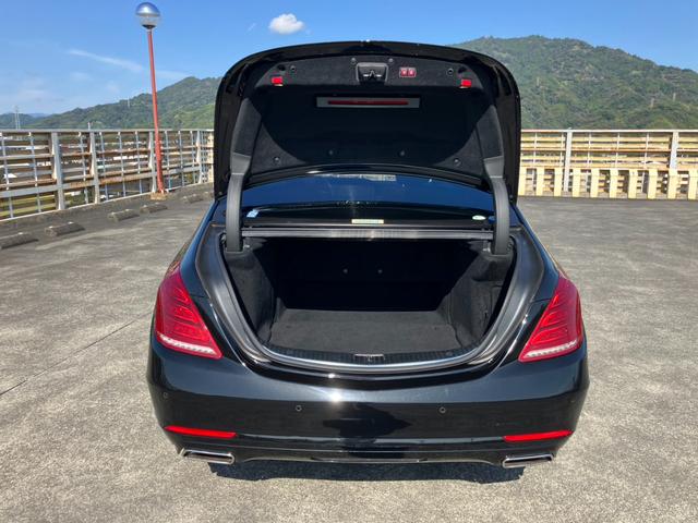 Sクラス S550ロング 純正ナビ 地デジ バックカメラ パノラミックサンルーフ 黒革メモリー付きパワーシート シートAC パーキングセンサー パーキングアシスト レーンアシスト クルコン パドルシフト 純正18インチAW(29枚目)
