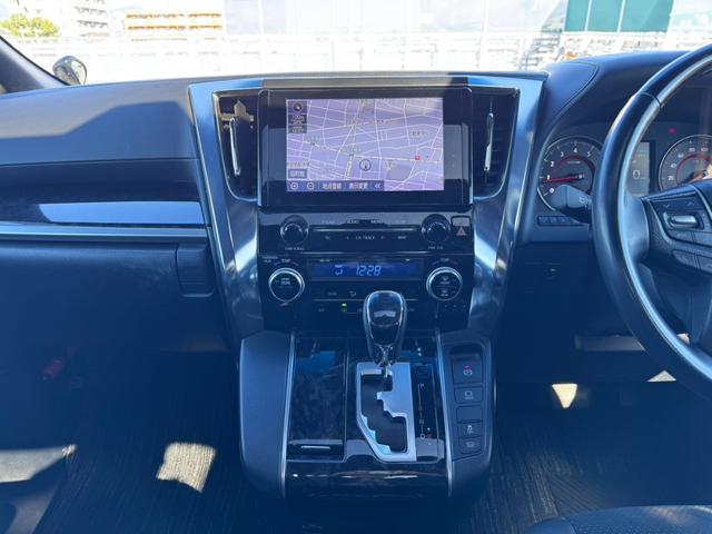 アルファード 2.5S タイプゴールド サンルーフ純正DAナビチューナーDVDデッキバックカメラ12.1インチ後席モニタートヨタセーフティセンスレーダークルーズコントロール両側パワースライドドアハーフレザーシートシーケンシャルウィンカー3眼(16枚目)