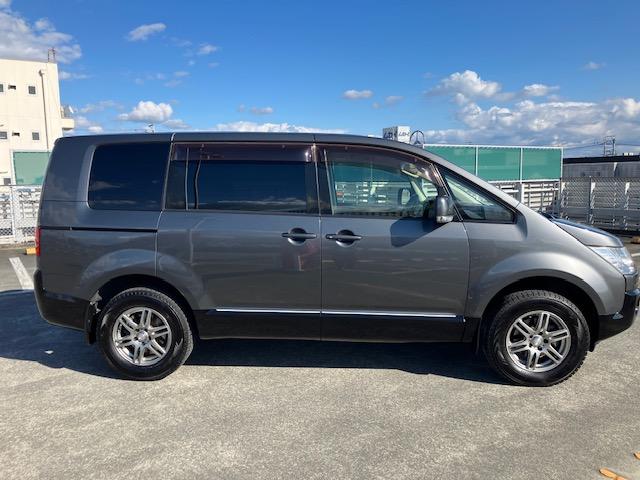 デリカＤ：５ Ｄ　パワーパッケージ　社外ナビ地デジバックカメラ後席フリップダウンモニタースマーｔロキーパドルシフトクルーズコントロール両側パワースライドドア社外ＡＷＥＴＣ（6枚目）