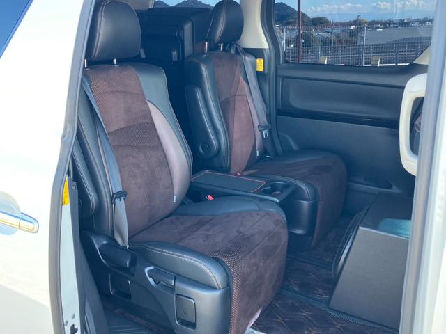 アルファード 240S タイプゴールドII アルパインナビ 地デジ バックカメラ 両側パワスラ 黒ハーフレザー パワーバックドア 社外フルエアロ 社外マフラー 社外20インチAW パーキングセンサー トヨタセーフティセンス ETC(10枚目)