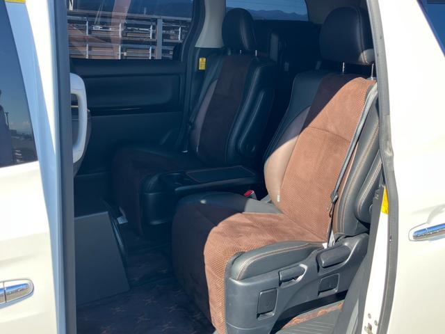 アルファード 240S タイプゴールドII アルパインナビ 地デジ バックカメラ 両側パワスラ 黒ハーフレザー パワーバックドア 社外フルエアロ 社外マフラー 社外20インチAW パーキングセンサー トヨタセーフティセンス ETC(12枚目)