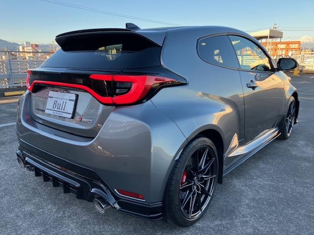 ＧＲヤリス ＲＺ　ハイパフォーマンス　純正ナビ地デジバックカメラＪＢＬサウンドスマートキープッシュスタートＧＲハーフレザーシートＨステアリングＨトヨタセーフティセンスＡＣＣＬＥＤヘッドライトＥＴＣＧＲエアロ（7枚目）