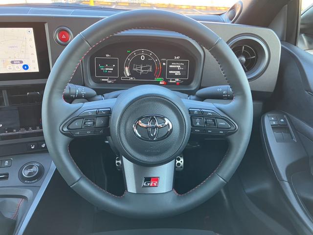 ＧＲヤリス ＲＺ　ハイパフォーマンス　純正ナビ地デジバックカメラＪＢＬサウンドスマートキープッシュスタートＧＲハーフレザーシートＨステアリングＨトヨタセーフティセンスＡＣＣＬＥＤヘッドライトＥＴＣＧＲエアロ（14枚目）