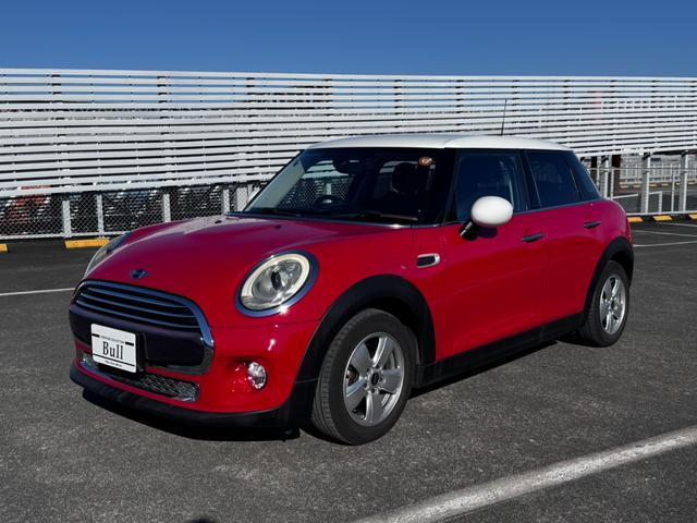 装備：スマートキーＥＴＣ純正ナビバックカメラ黒革シート　シートヒーターＡストップＬＥＤライト