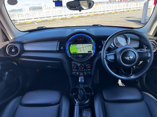 わかりやすく丁寧な対応でお車のご購入が初めての方や、お車に詳しくない方でもわかりやすい説明を心がけています。少しでもお客様のお役に立てる様、全スタッフ笑顔でお待ちしております。