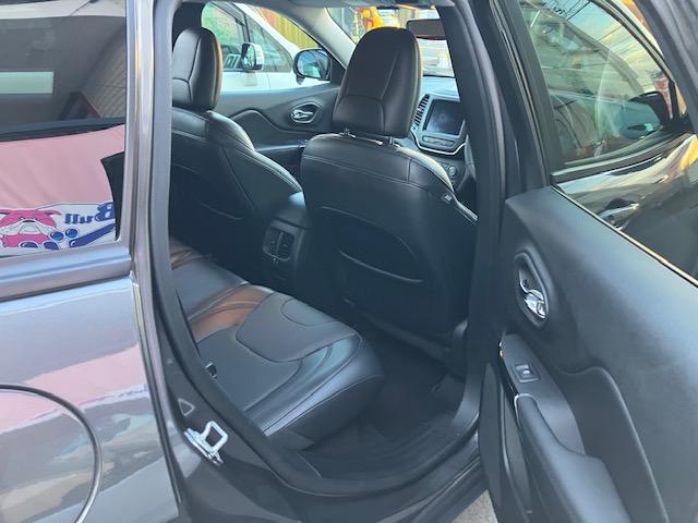 ジープ・チェロキー ナイトイーグル 純正ナビ地デジBカメラスマートキープッシュスタート黒革シートシートHブレーキアシストレーンアシストAストップBSMルーフレールLEDヘッドライトETCドライブレコーダー(11枚目)