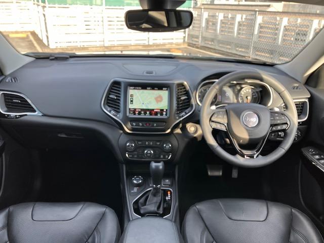 ジープ・チェロキー ナイトイーグル 純正ナビ地デジBカメラスマートキープッシュスタート黒革シートシートHブレーキアシストレーンアシストAストップBSMルーフレールLEDヘッドライトETCドライブレコーダー(14枚目)