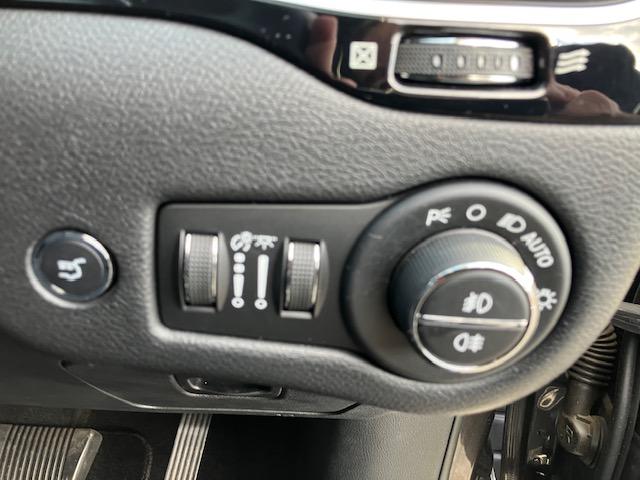 ジープ・チェロキー ナイトイーグル 純正ナビ地デジBカメラスマートキープッシュスタート黒革シートシートHブレーキアシストレーンアシストAストップBSMルーフレールLEDヘッドライトETCドライブレコーダー(19枚目)