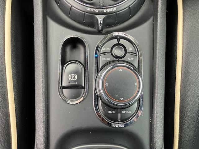 ＭＩＮＩ クーパーＳＤ　クラブマン　純正ナビバックカメラスマートキープッシュスタートインテリジェントセーフティＥＴＣドラレコＬＥＤヘッドライトクルーズコントロール革調シートカバー（19枚目）