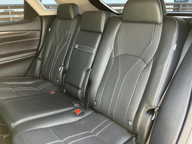 ＲＸ ＲＸ２００ｔ　バージョンＬ　純正ナビ地デジＢカメラ（３６０°）モデリスタエアロ黒革シートパワーシートレクサスセーフティシステムレーダークルーズコントロールシートエアコンステアリングヒーター３眼ヘッドライトＥＴＣ２．０（12枚目）