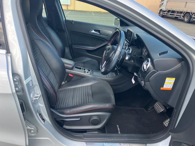 Ａクラス Ａ１８０　スポーツ　純正ナビ　地デジ　バックカメラ　クロハーフレザー　パーキングセンサー　アイドリングストップ　パドルシフト　純正１８インチＡＷ（9枚目）