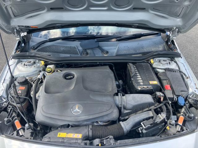 Ａクラス Ａ１８０　スポーツ　純正ナビ　地デジ　バックカメラ　クロハーフレザー　パーキングセンサー　アイドリングストップ　パドルシフト　純正１８インチＡＷ（19枚目）