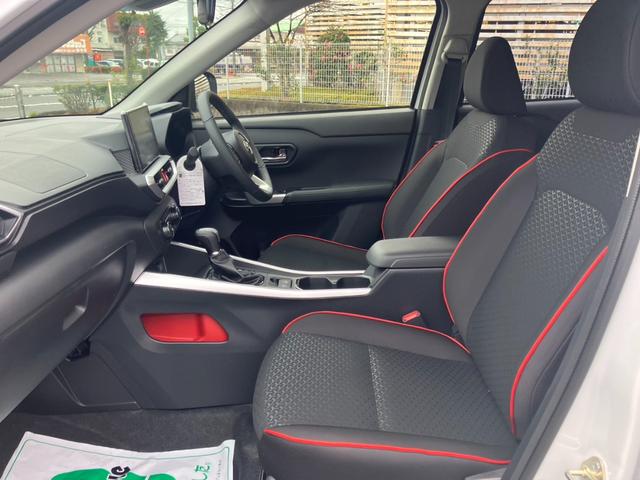 ライズ Ｚ　ディスプレイオーディオ　地デジ　アラウンドビューモニター　シートヒーター　トヨタセーフティセンス　レーダークルーズコントロール　パーキングセンサー　ＢＳＭ　アイドリングストップ　純正１７インチＡＷ（11枚目）