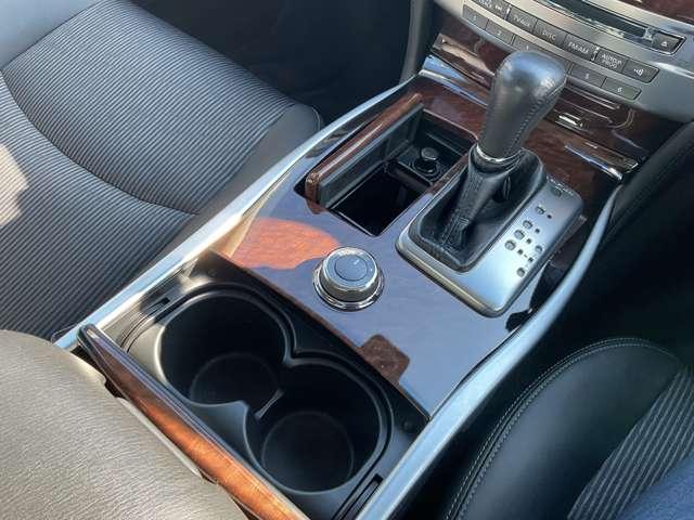 フーガ 2.5 250GT Aパッケージ Bカメラ クルーズコントロール LEDヘッドライト ETC オートエアコン 運転席エアバッグ パワーステアリング ABS ナビTV カーテンエアバック ドラレコ 助手席エアバッグ パワーウィンドウ(14枚目)