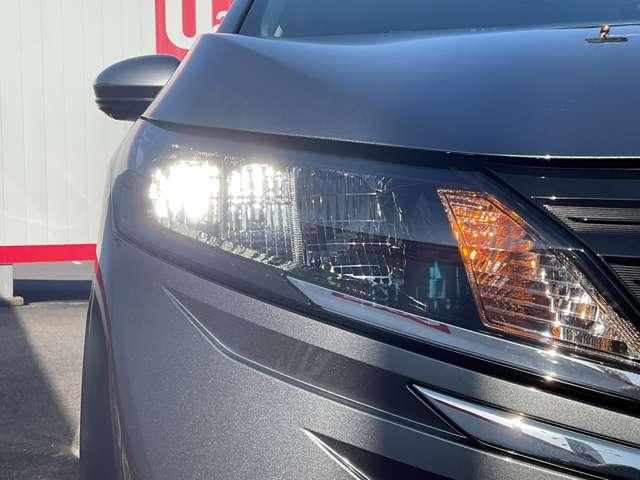 ノート 1.2 X ドラレコ・ETC・アラウンドビューモニター 衝突被害軽減ブレ-キ 全方位カメラ ETC付 禁煙車 LEDヘッドライト レーダークルーズ インテリジェントキー ドラレコ 整備記録簿 ワンセグTV TVナビ サイドカーテンエアバック メモリーナビ(28枚目)