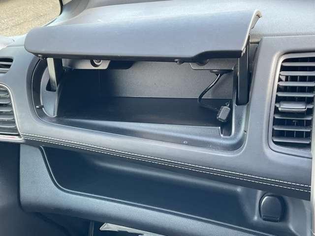 セレナ ２．０　ハイウェイスターＧ　純正ナビゲーション　キーフリー　ＥＴＣ装備　ワンオーナー　パワーウィンドウ　ナビＴＶ　オートエアコン　エアバッグ　アルミホイール　ＡＢＳ　メモリナビ　パワーステアリング　アラウンドビュ　リアカメラ　ワンセグ　Ｗパワスラ（15枚目）