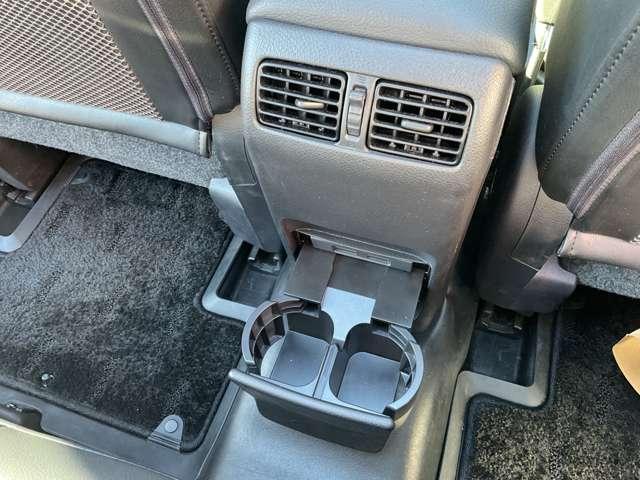 後席エアコン吹き出し口